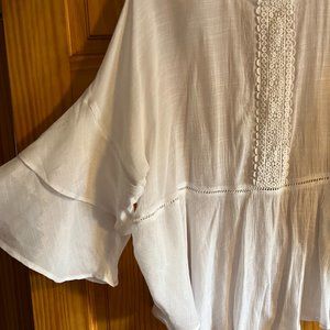 Liz Claiborne white spring/summer top 3/4 sleeves very flowy and loose fitting